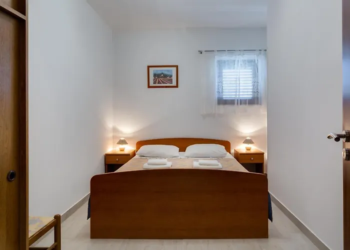 Family Friendly Seaside Apartments Kozino, Zadar - 5756