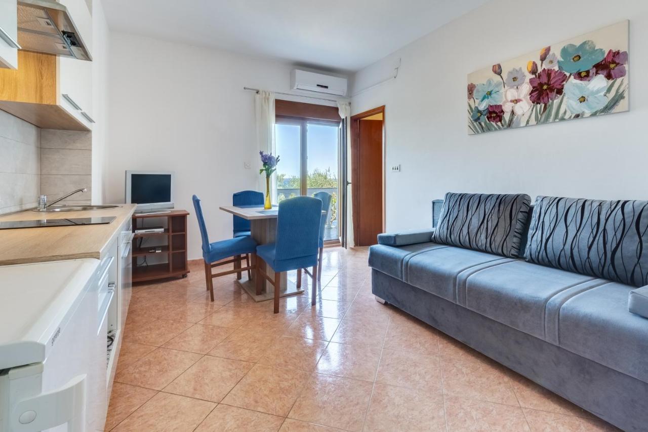 Family Friendly Seaside Kozino, Zadar - 5756 Apartment