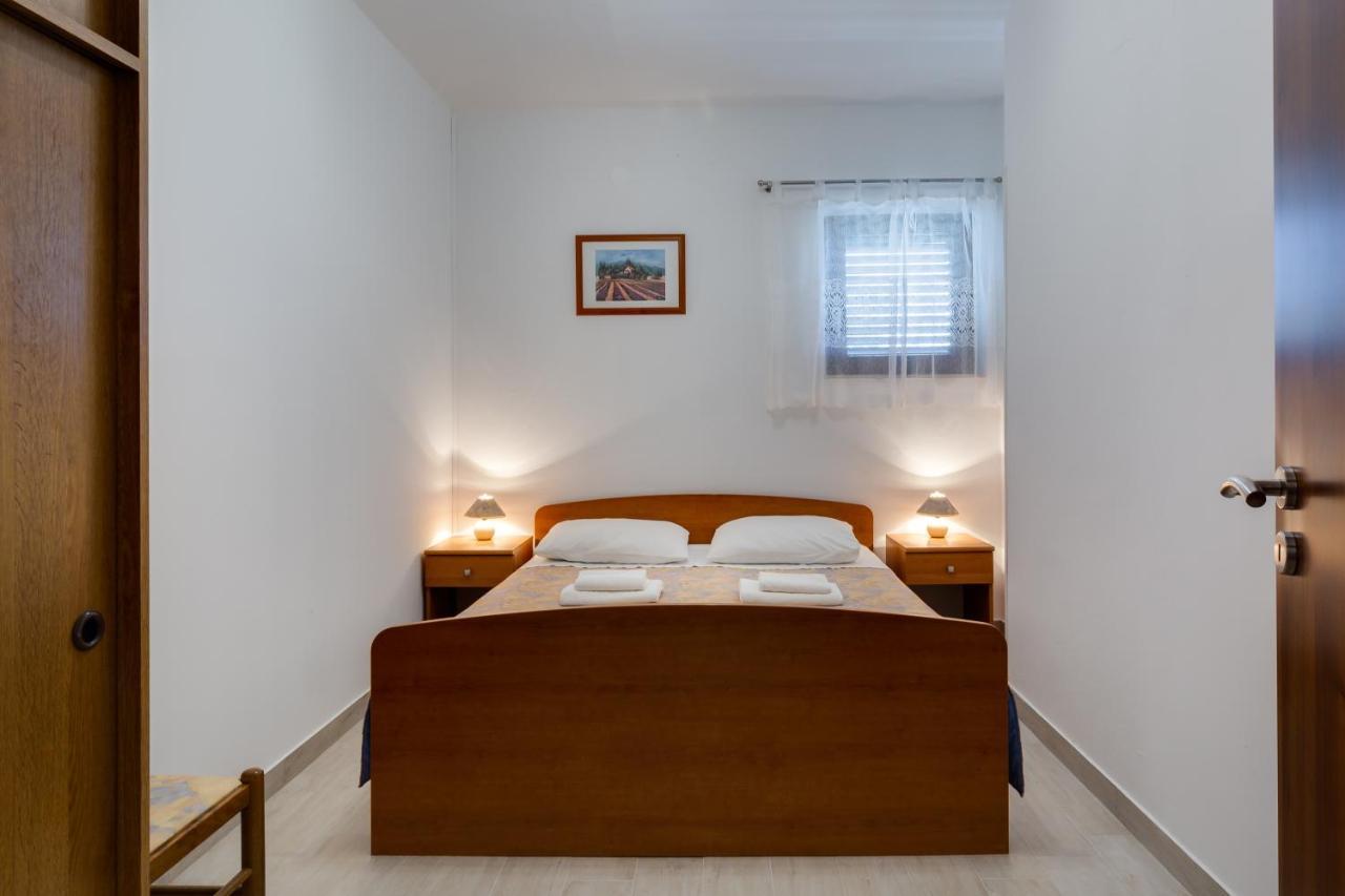 Apartment Family Friendly Seaside Kozino, Zadar - 5756 Petrcane