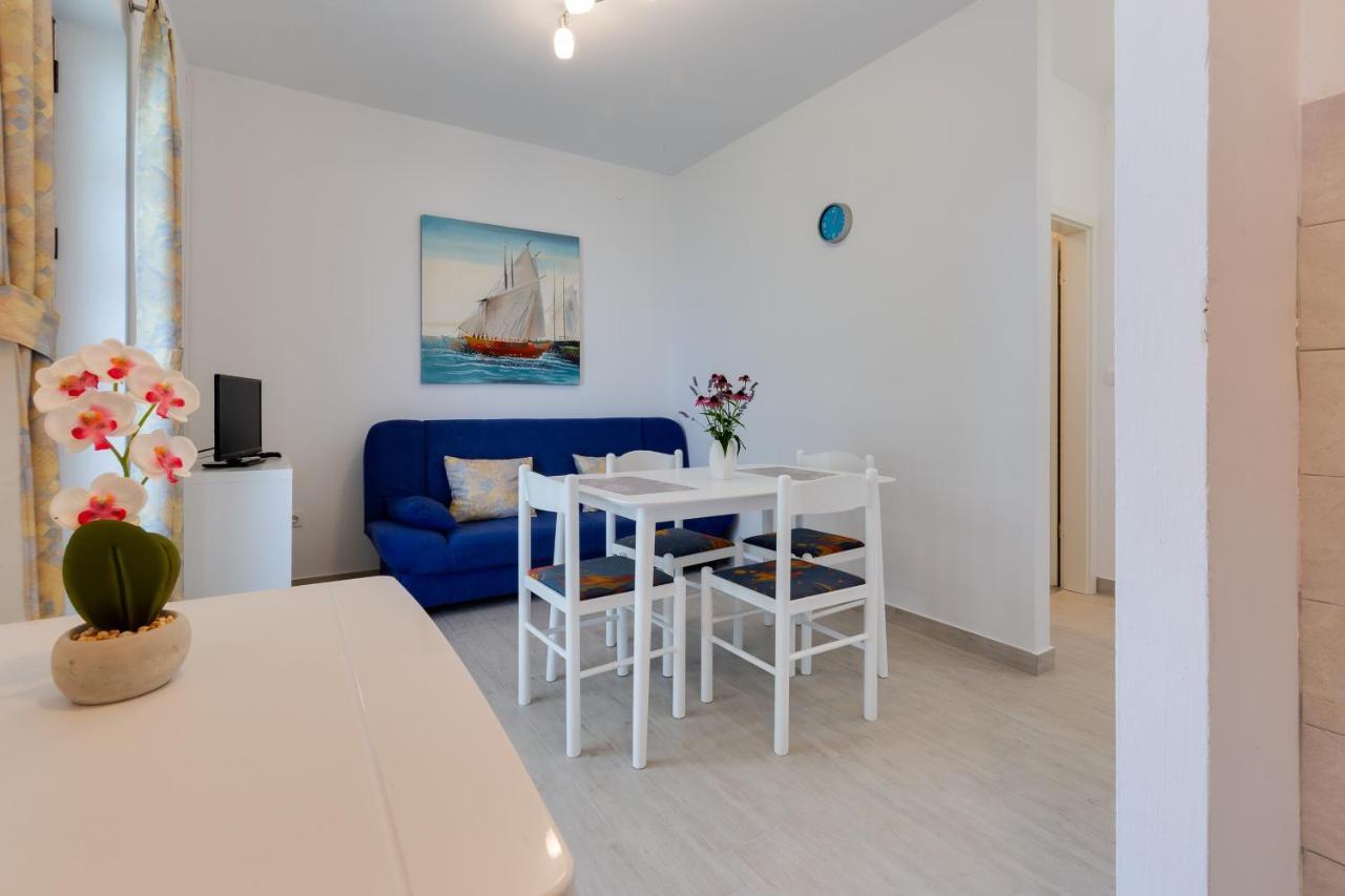Family Friendly Seaside Kozino, Zadar - 5756 Apartment